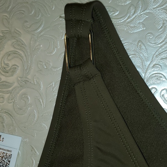 Brand new 2 pieces bathing suit bottom size Xl and top L as shown on the pic - Picture 5 of 7